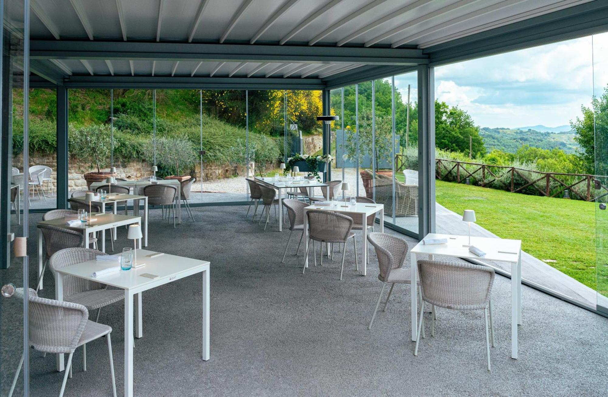 Nikis Resort Gubbio Eksteriør billede